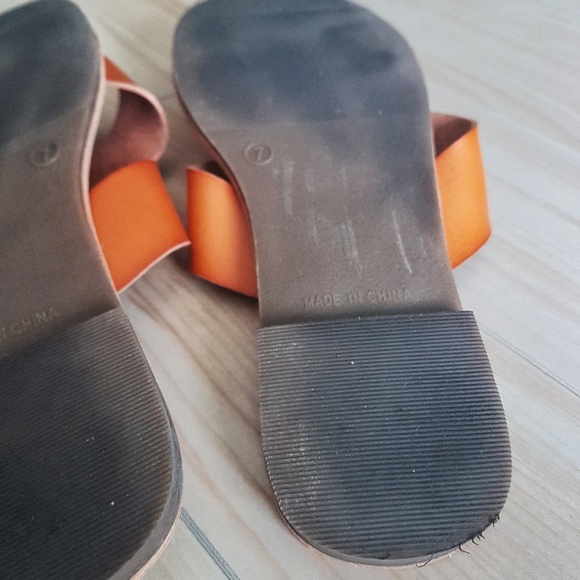 GAP Criss Cross Sandals - Picture 3 of 3